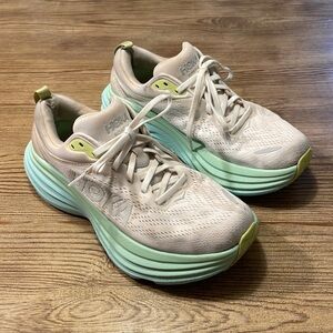 HOKA BONDI 8 WOMENS SIZE 7.5B